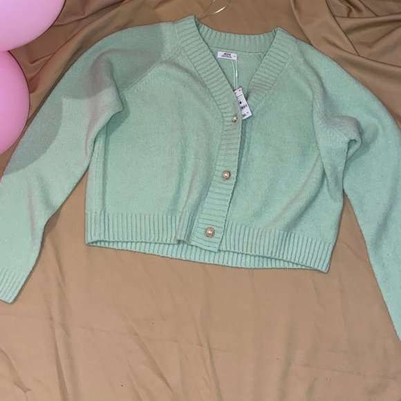 Women's Jackets, Hoodies, and Cardigans (med,large,xl) - Picture 8 of 10